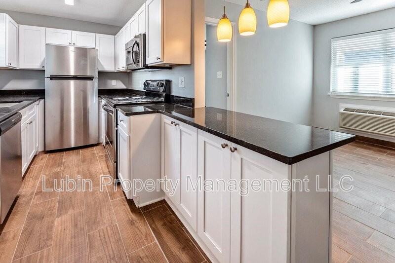 1616 Monroe Ave #7 - Photo 5 of 10