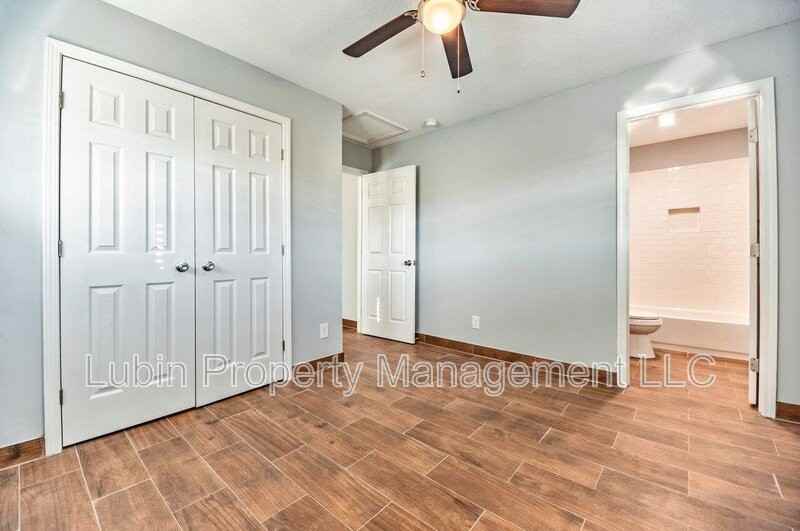 1616 Monroe Ave #7 - Photo 6 of 10