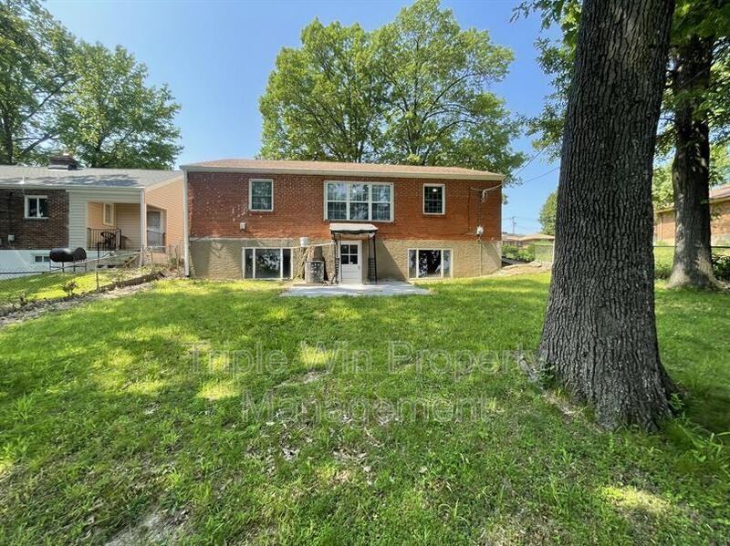 7117 Forest Hill Dr - Photo 4 of 30