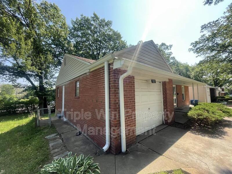 7117 Forest Hill Dr - Photo 6 of 30