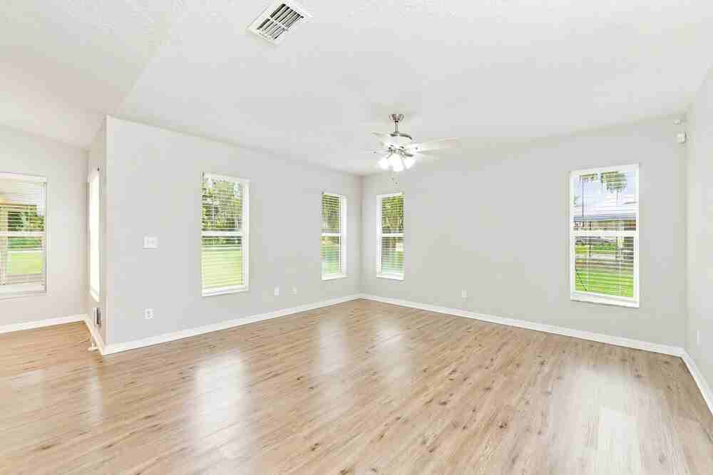 35221 W Griffin Dr - Photo 6 of 16