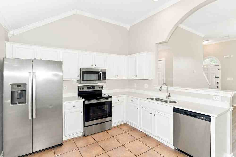 7140 Hunters Forest Dr - Photo 7 of 17