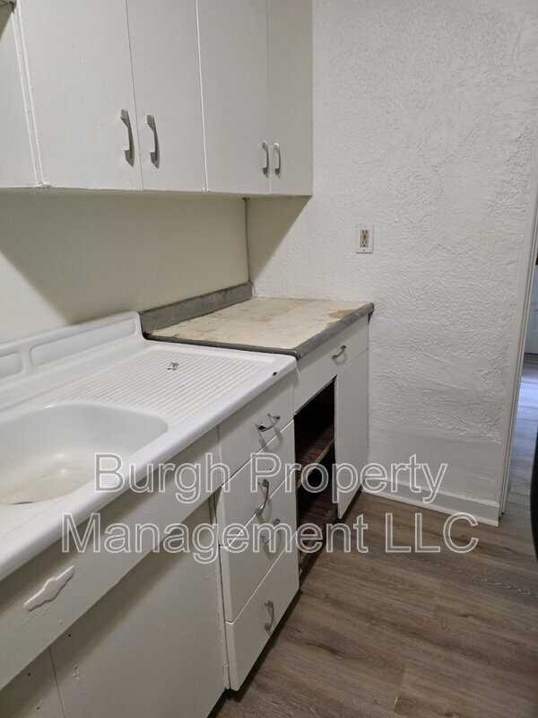 1633 Monongahela Ave - Photo 4 of 12