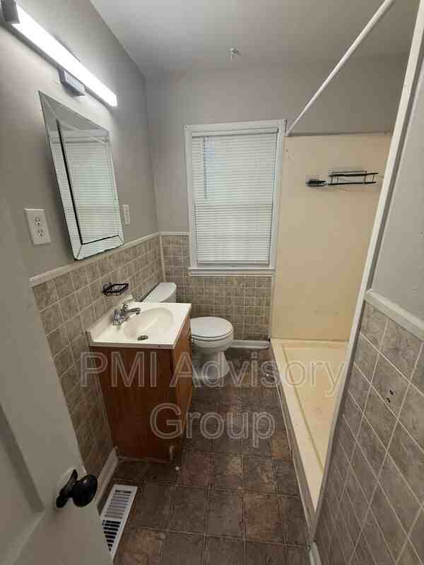 2220 Sw Plass Ave - Photo 6 of 7