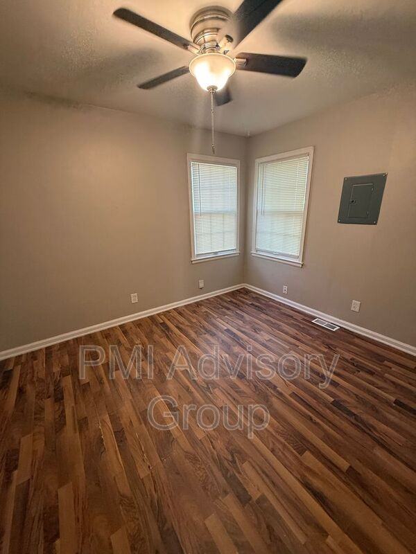 2220 Sw Plass Ave - Photo 7 of 7