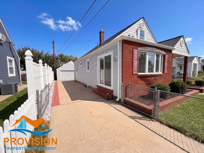 8207 Dundalk Ave - Photo 2 of 35