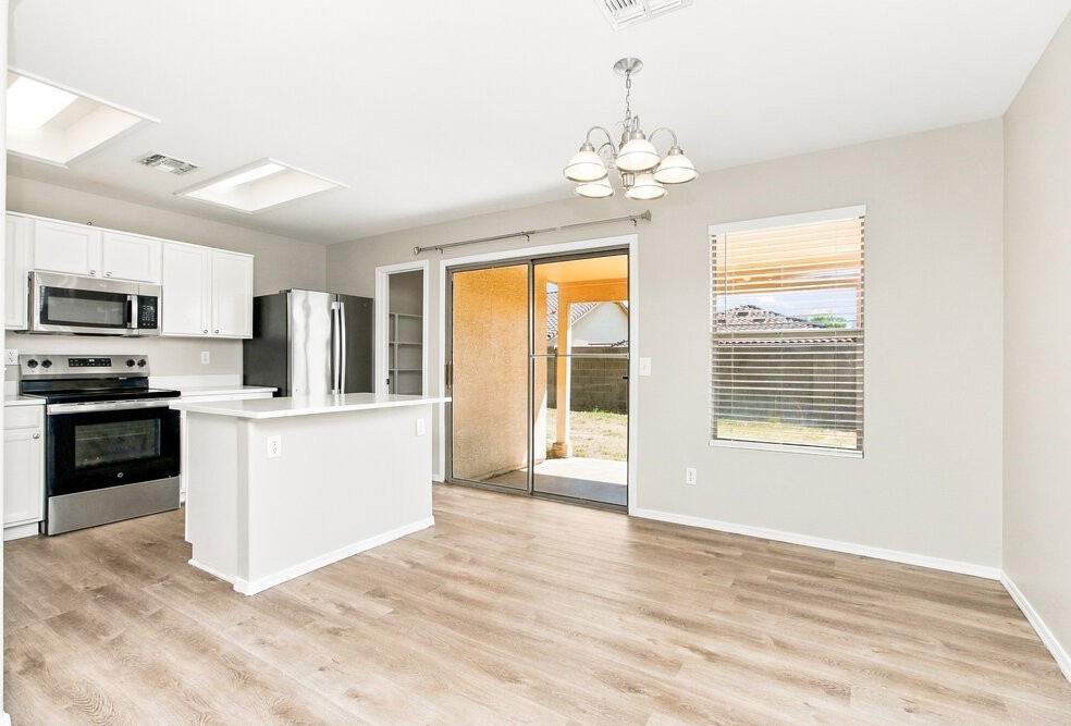 5725 E Flower Cir - Photo 6 of 16