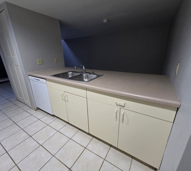 107 Water St - Photo 4 of 26
