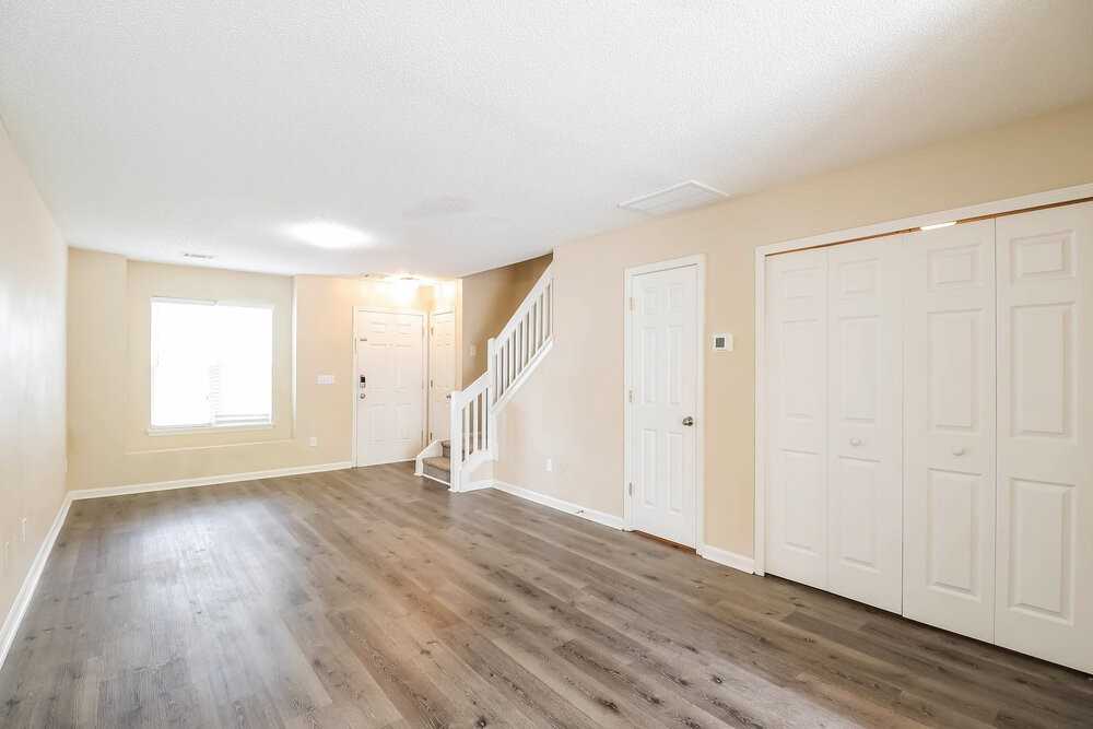 17113 Greenlawn Hills Ct - Photo 5 of 16