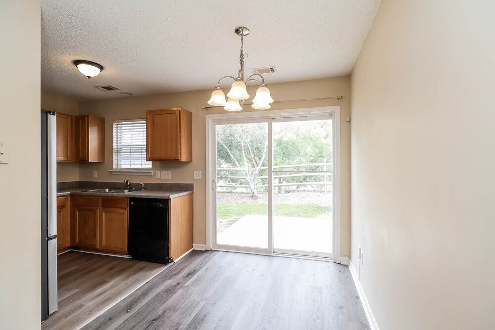 17113 Greenlawn Hills Ct - Photo 6 of 16