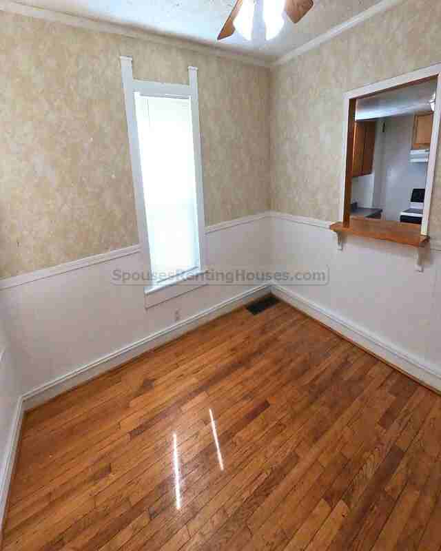 212 S Emerson Ave - Photo 3 of 12