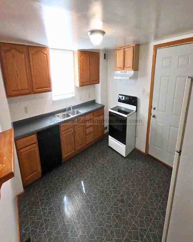 212 S Emerson Ave - Photo 4 of 12