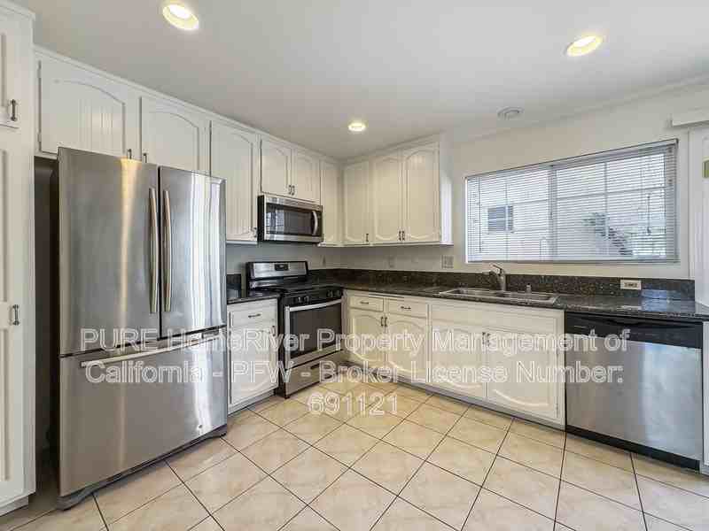 6865 Valley Circle Blvd #5 - Photo 7 of 18