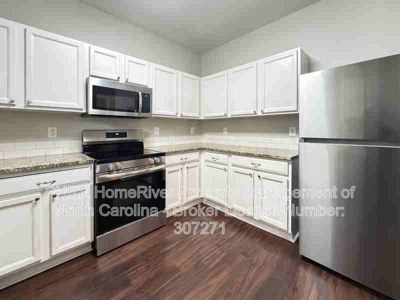 5018 Rainmaker Dr - Photo 3 of 21