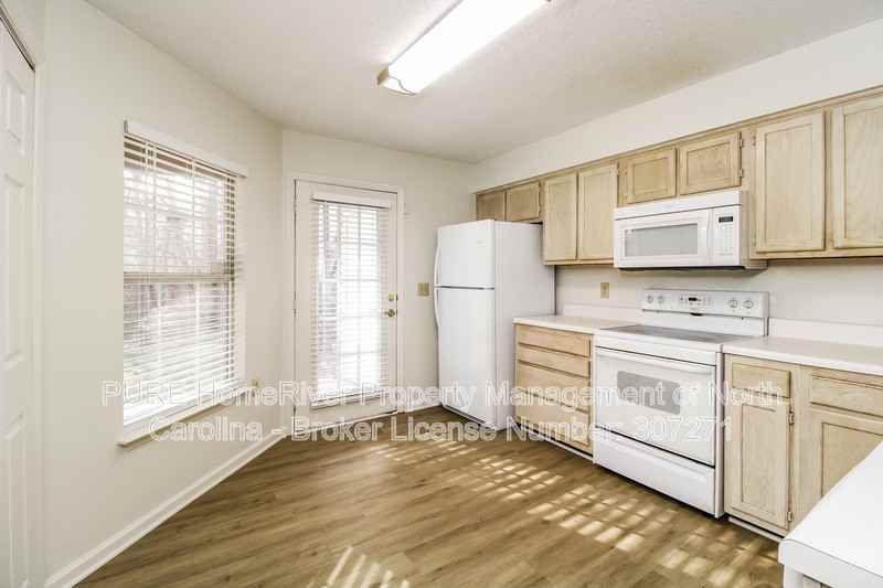2630 Ingleside Dr #1C - Photo 4 of 18