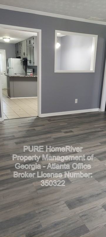 472 Charter Ct - Photo 2 of 14