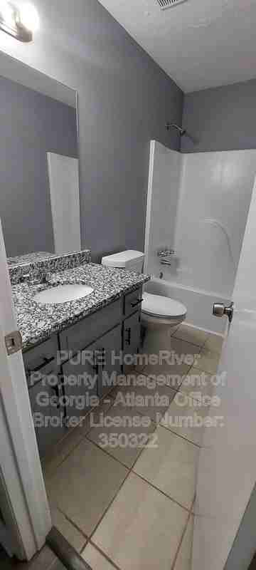 472 Charter Ct - Photo 5 of 14
