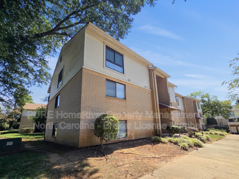4801 Spring Lake Dr #B - Photo 2 of 21