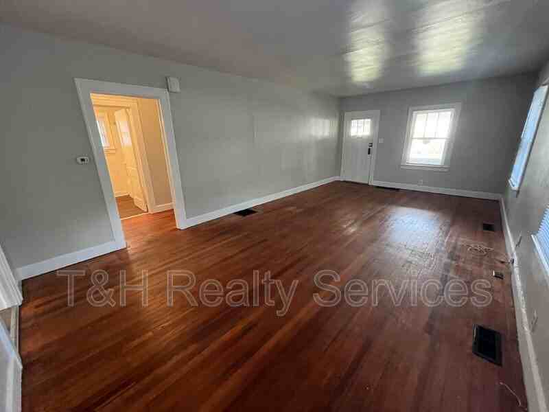 6158 Winthrop Ave - Photo 7 of 18