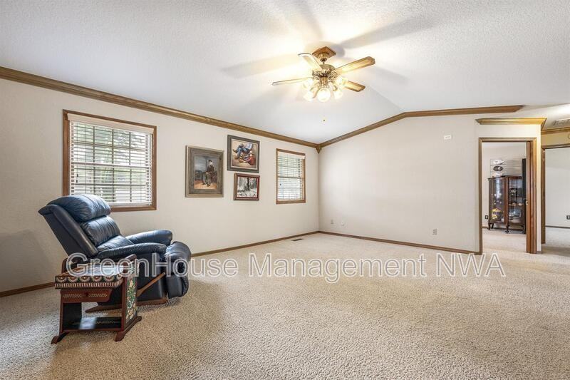 1609 Sw 2nd St #1609SW2nd - Photo 5 of 42