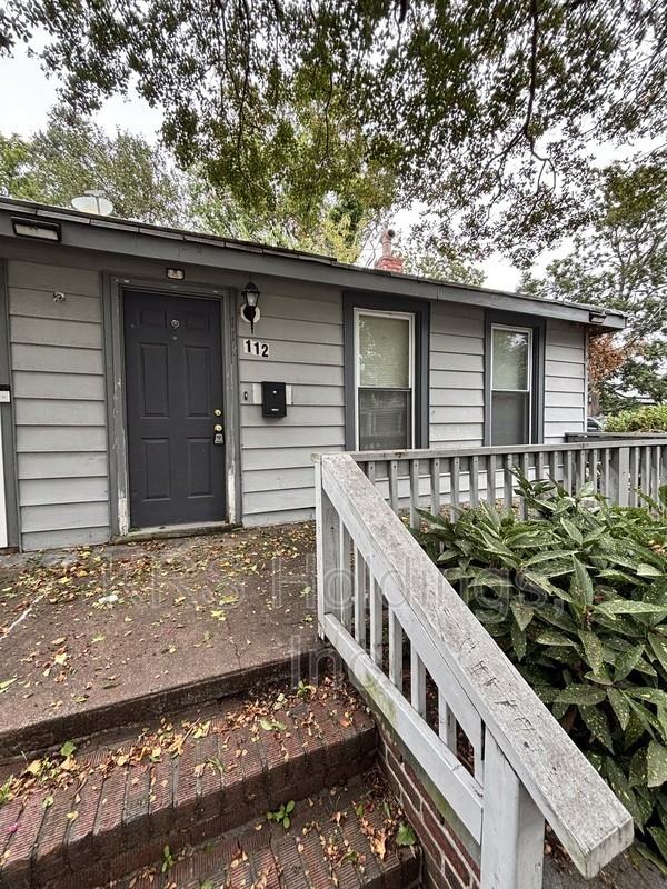 112 W Seaview Ave - Photo 2 of 17
