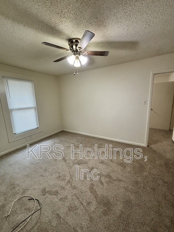 112 W Seaview Ave - Photo 4 of 17