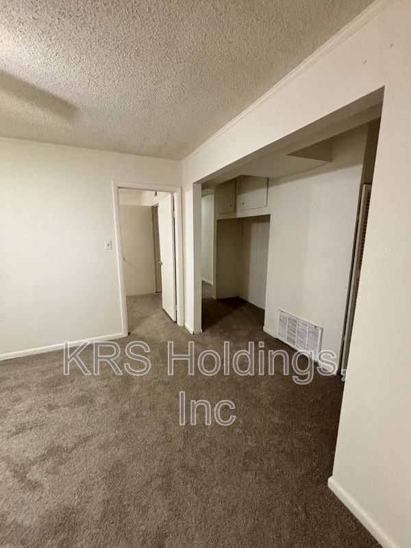 112 W Seaview Ave - Photo 5 of 17