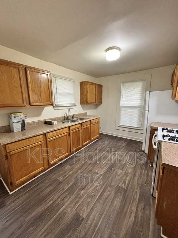 112 W Seaview Ave - Photo 6 of 17