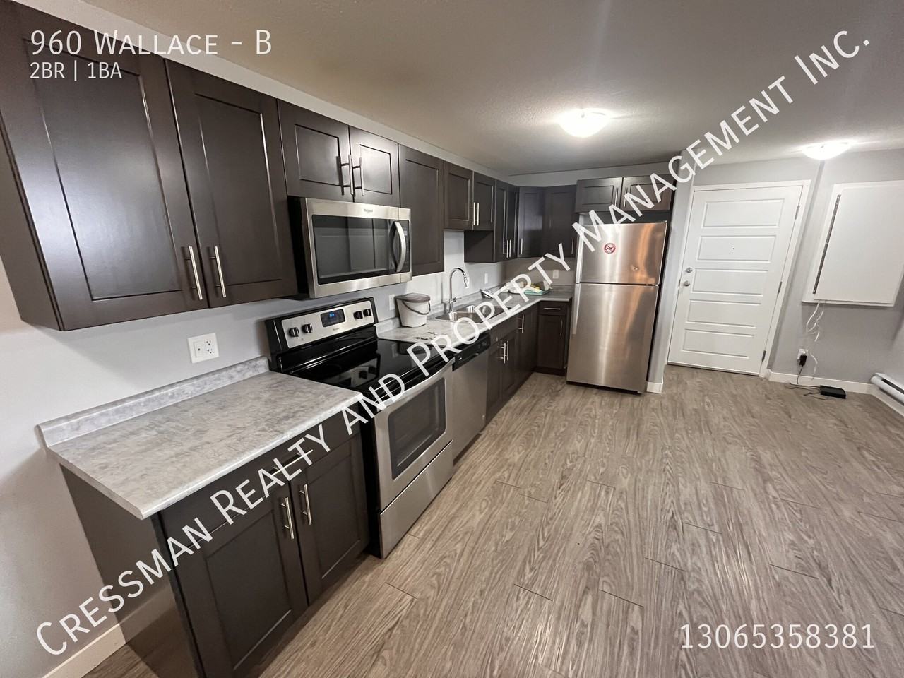 960 Wallace St - Photo 2 of 9