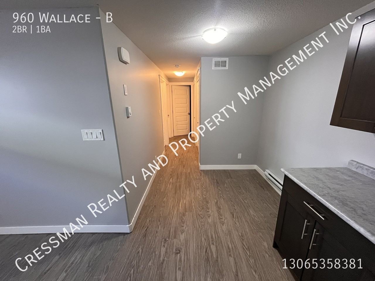 960 Wallace St - Photo 4 of 9