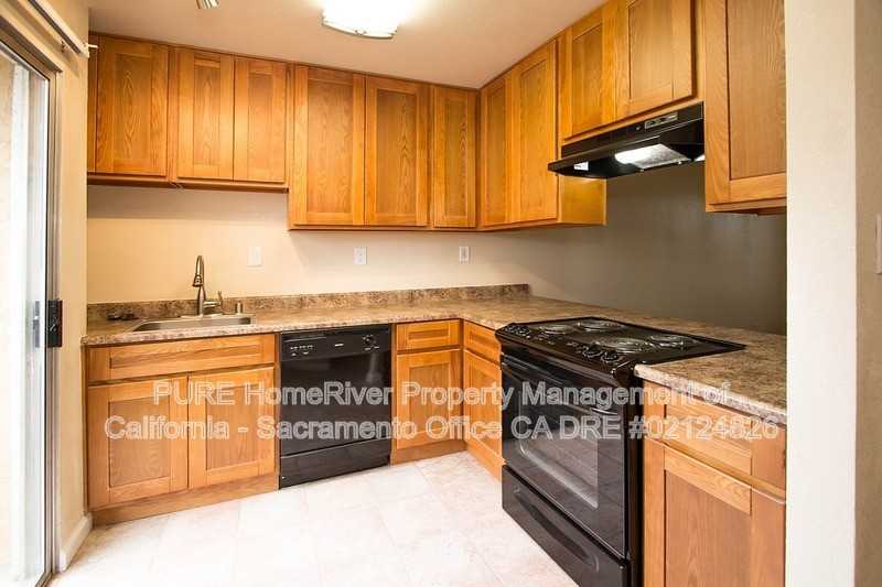 317 U St #4 - Photo 5 of 12