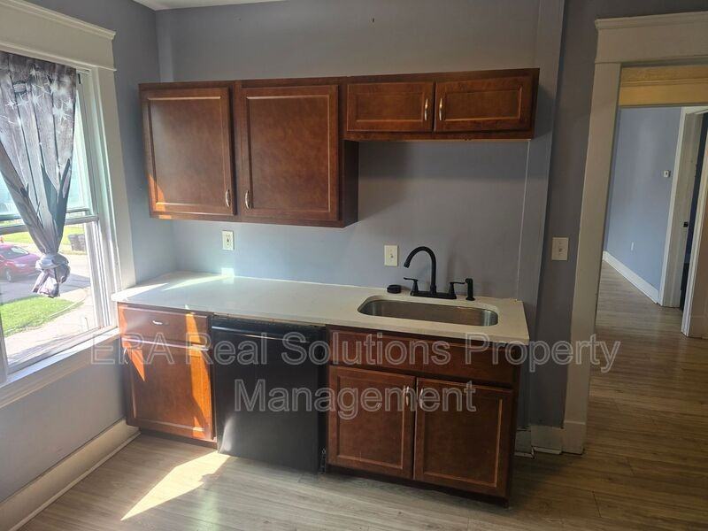 3469 W 45th St Uppr - Photo 2 of 13