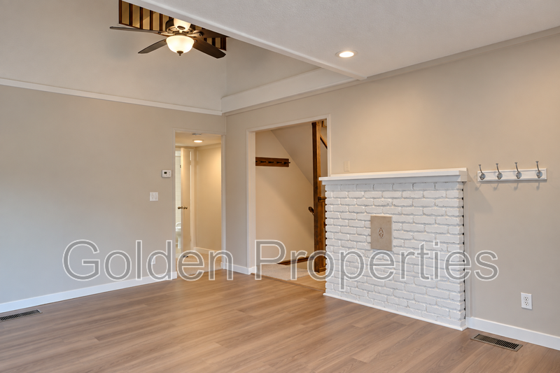 3403 N 4th St - Photo 3 of 13
