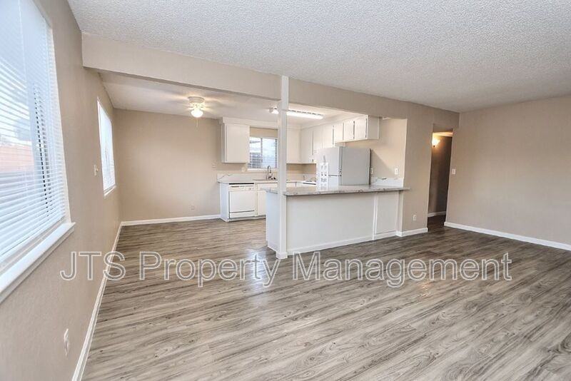319 Montrose Dr #4 - Photo 2 of 14