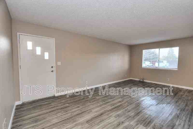 319 Montrose Dr #4 - Photo 5 of 14