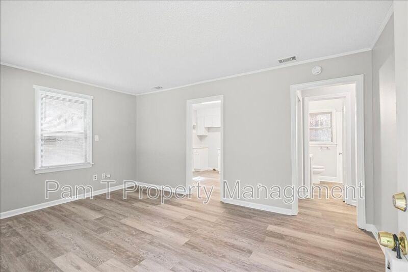 5517 Emory Dr - Photo 4 of 19