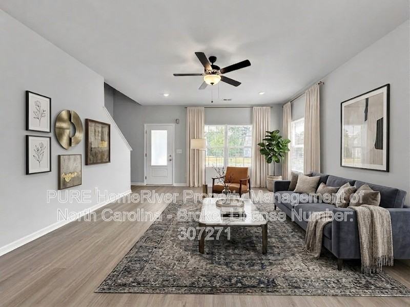 394 Chedworth Dr - Photo 3 of 28