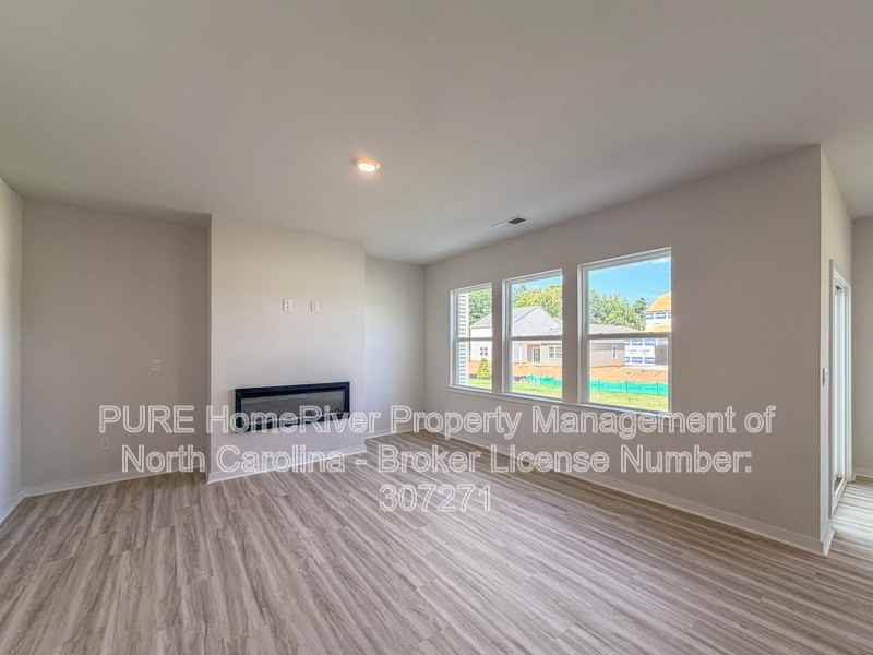 1406 Mammoth Rd - Photo 6 of 26