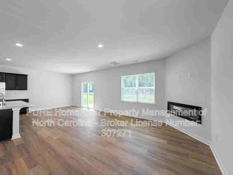 1415 Mammoth Rd - Photo 5 of 24