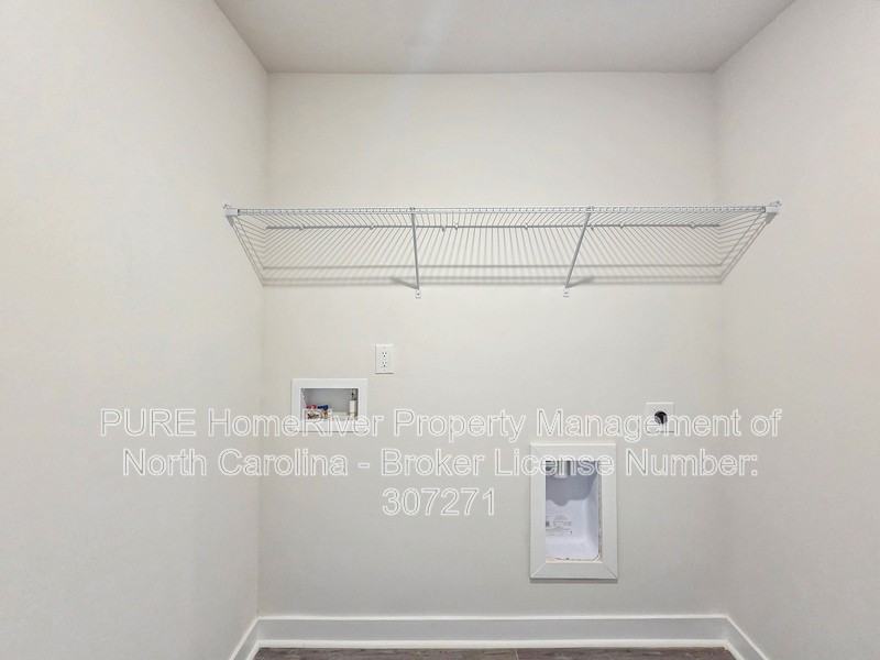 1419 Mammoth Rd - Photo 7 of 23