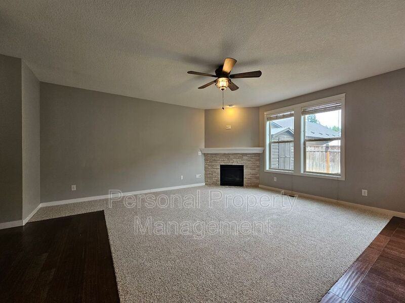 4522 Ne 91st Way - Photo 5 of 26