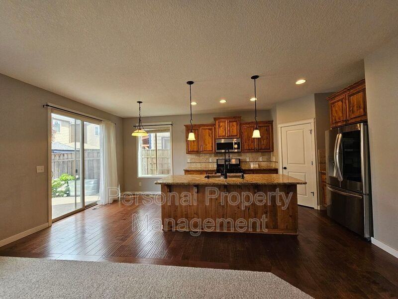 4522 Ne 91st Way - Photo 7 of 26