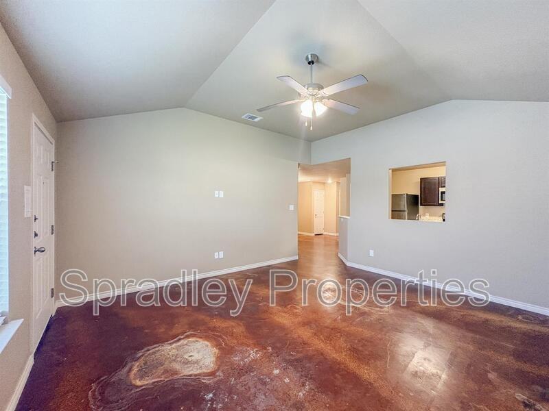 1009 Llano Ct Apt B - Photo 2 of 14