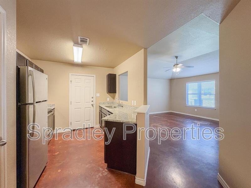 1009 Llano Ct Apt B - Photo 4 of 14