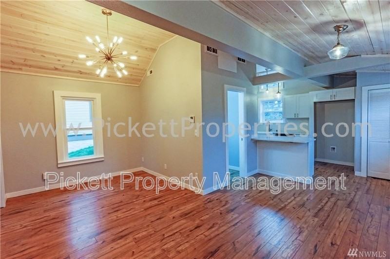 1120 Cogean Ave - Photo 5 of 18