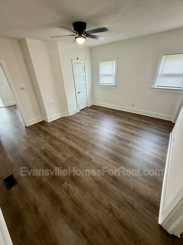 111 E Eichel Ave - Photo 4 of 10