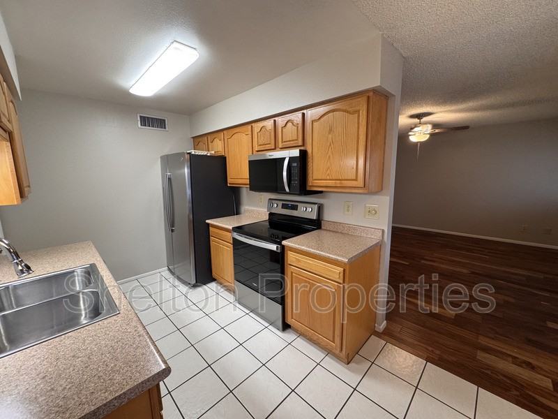 10103 N 97th Ave #B - Photo 2 of 19