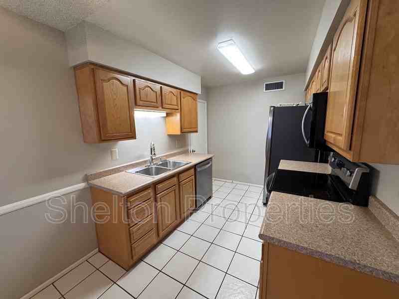 10103 N 97th Ave #B - Photo 6 of 19