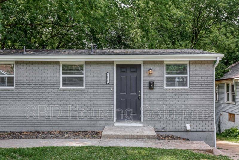 1812 S Evanston Ave - Photo 2 of 11