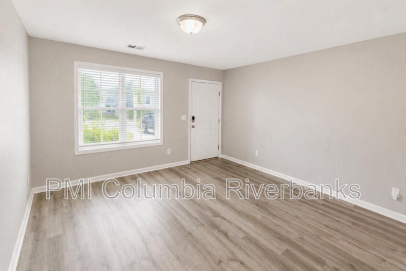 721 Tanager Ln - Photo 4 of 27